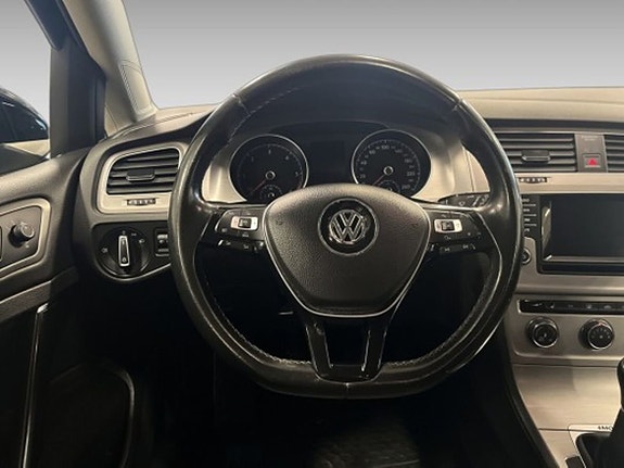 Volkswagen Golf VII 14 of 20