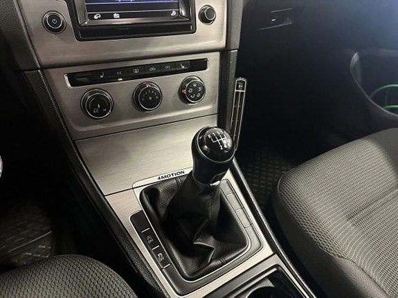 Volkswagen Golf VII 19 of 20