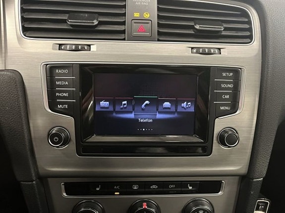 Volkswagen Golf VII 16 of 20
