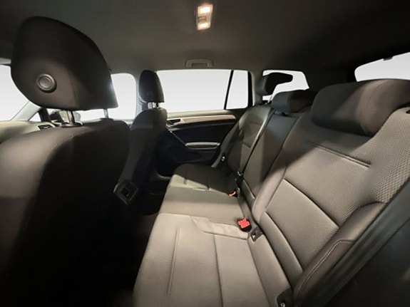 Volkswagen Golf VII 11 of 20