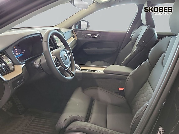 Volvo XC60 8 of 19
