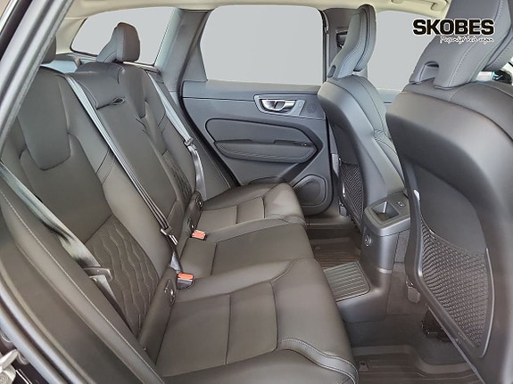 Volvo XC60 10 of 19