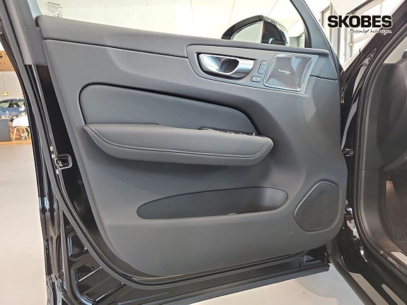 Volvo XC60 15 of 19
