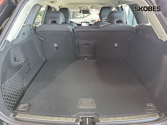 Volvo XC60 16 of 19