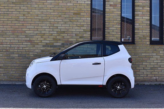 Aixam Easy Chic 7,5 kwh 2 of 4