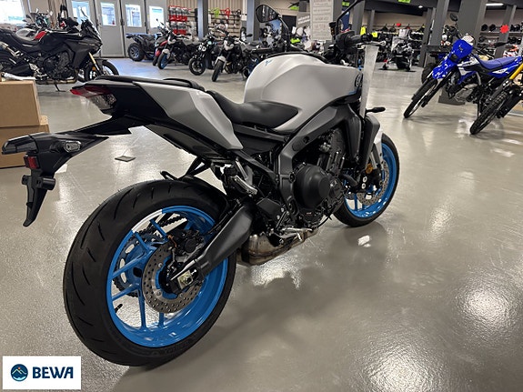 Yamaha MT-09 2025 Ice Strom 2 of 5