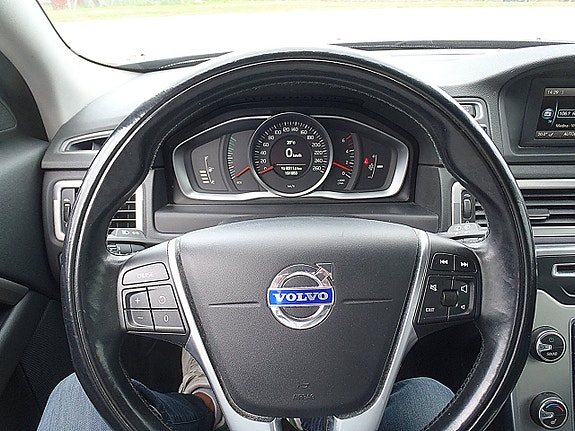 Volvo V70 6 of 14