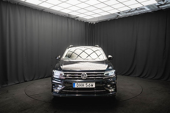 Volkswagen Tiguan Allspace 4 of 5
