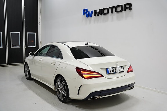 Mercedes-Benz CLA200 4 of 5