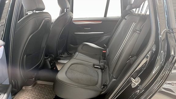 BMW 220d 11 of 12