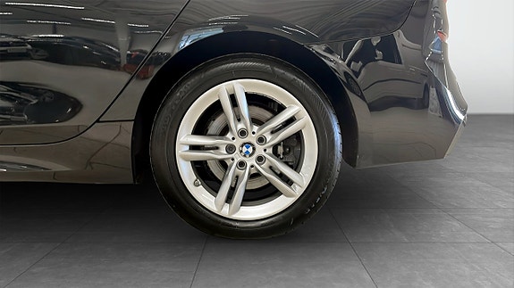 BMW 220d 6 of 12