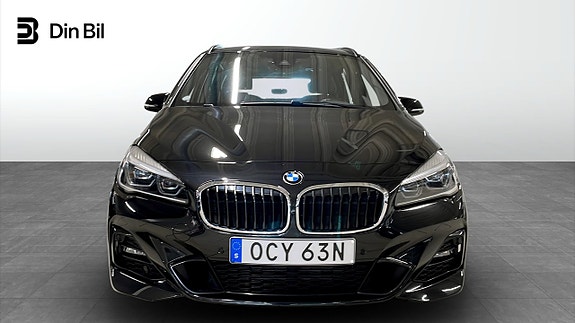 BMW 220d 4 of 12