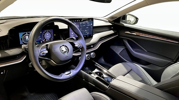 Skoda Superb 7 of 14