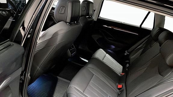 Skoda Superb 12 of 14