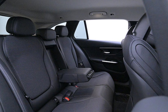 Mercedes-Benz C300 22 of 27