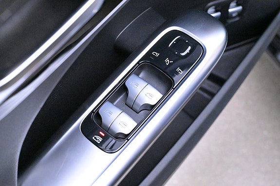 Mercedes-Benz C300 10 of 27