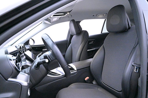 Mercedes-Benz C300 9 of 27