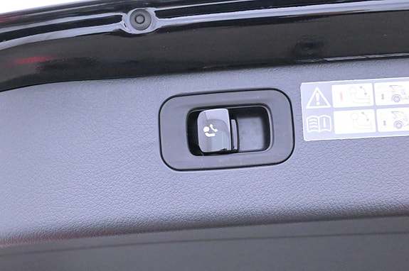 Mercedes-Benz C300 23 of 27