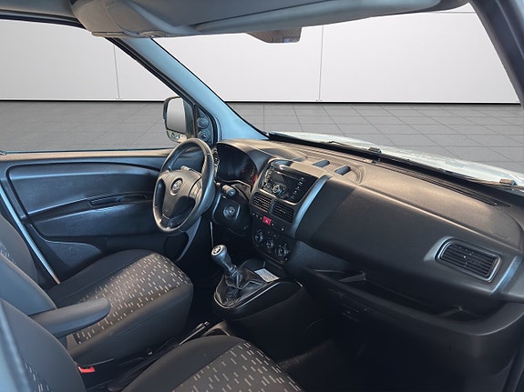 Opel Combo 17 of 23