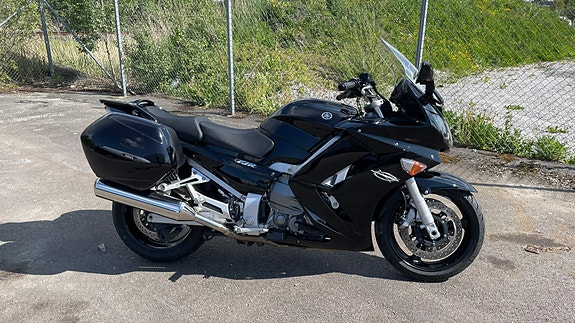 Yamaha FJR1300 2 of 5
