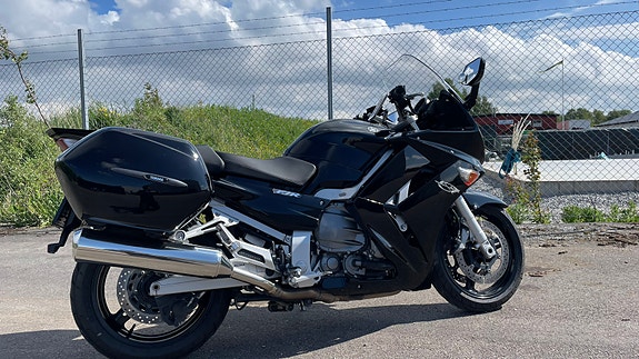 Yamaha FJR1300 3 of 5