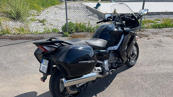 Yamaha FJR1300 4 of 5