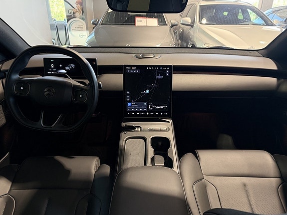 NIO ET5 Touring 16 of 30