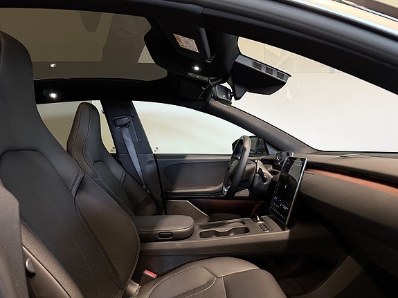 NIO ET5 Touring 17 of 30