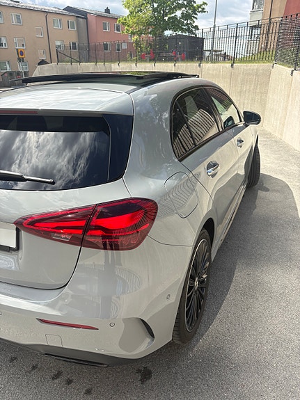 Mercedes-Benz A250 e 2 of 5