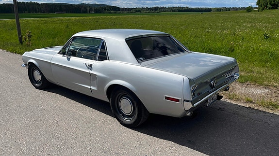 Ford Mustang 5 of 5
