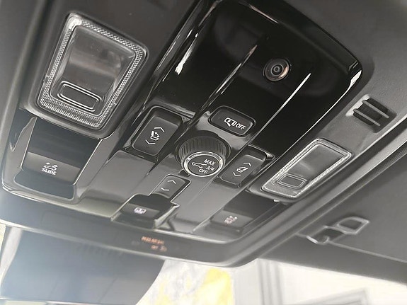 Chevrolet Suburban 20 of 25