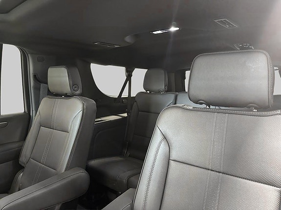 Chevrolet Suburban 8 of 25