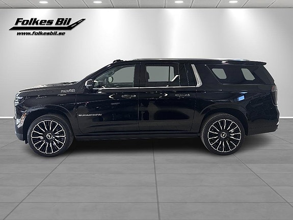Chevrolet Suburban 18 of 25