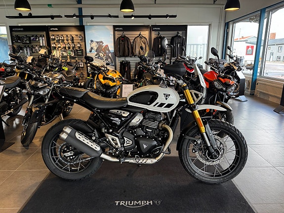 Triumph Scrambler 400 XC