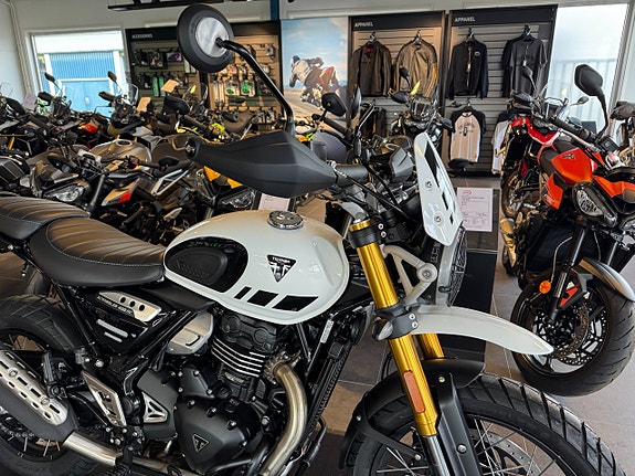Triumph Scrambler 400 XC 3 of 5
