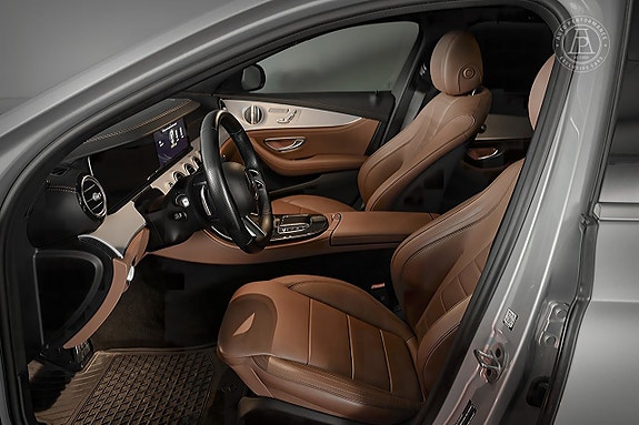 Mercedes-Benz E450 5 of 10