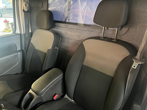 Renault Kangoo Express 11 of 13