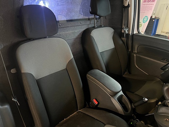 Renault Kangoo Express 12 of 13