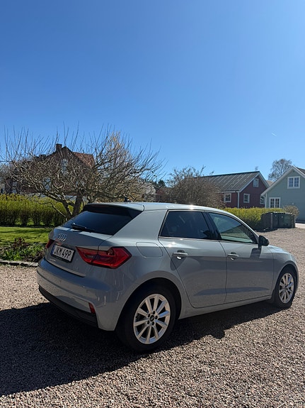 Audi A1 2 of 5