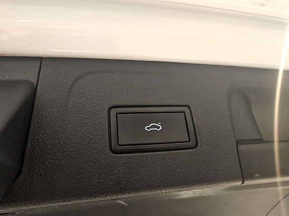 Volkswagen Passat 9 of 27