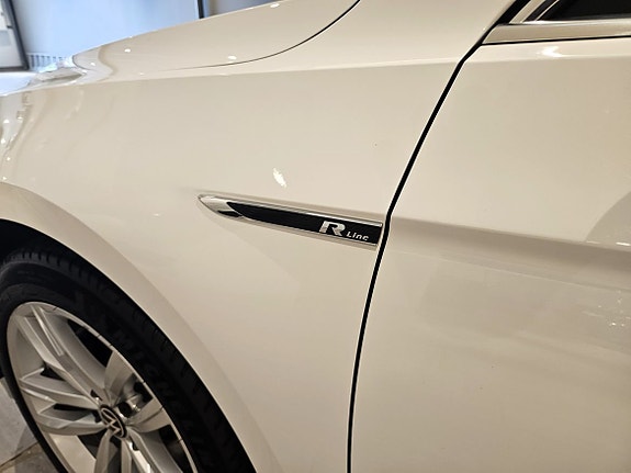 Volkswagen Passat 11 of 27