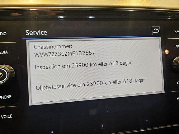 Volkswagen Passat 25 of 27