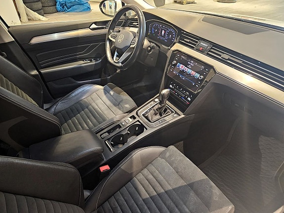 Volkswagen Passat 15 of 27