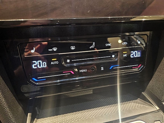 Volkswagen Passat 22 of 27