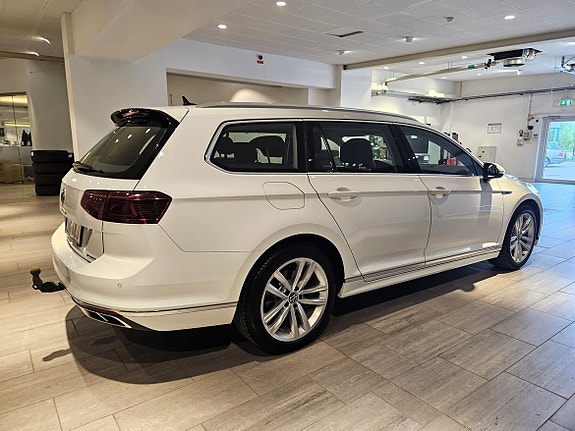 Volkswagen Passat 8 of 27