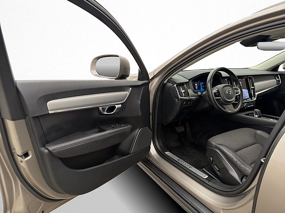 Volvo V90 Cross Country 11 of 30