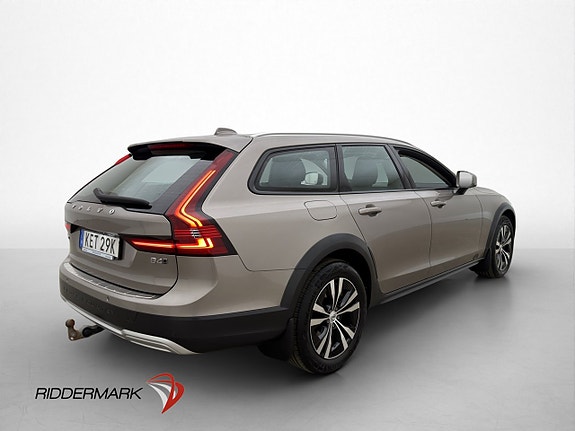 Volvo V90 Cross Country 8 of 30