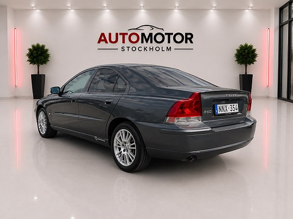 Volvo S60 3 of 5