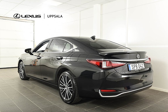 Lexus Es300H 2023 photo 2