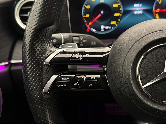 Mercedes-Benz E300 28 of 30